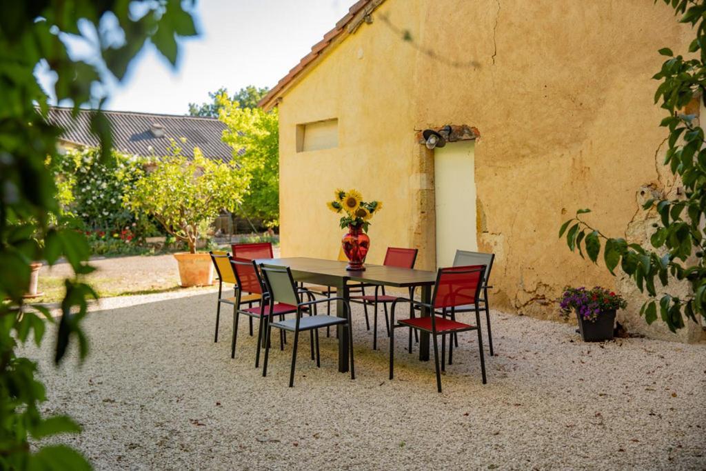 Domaine De Laplan Bed & Breakfast Cezan Luaran gambar
